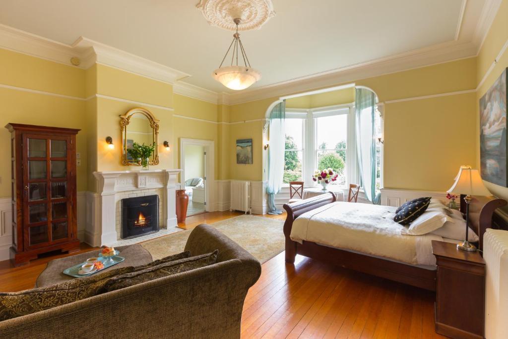 Suite mit Kingsize-Bett, Spa und Gartenblick