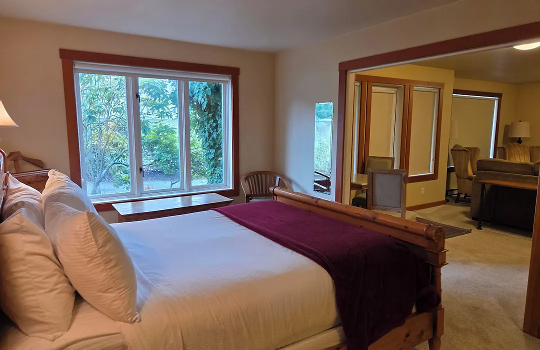 Spinnakers Gastro Brewpub & Guesthouses-1