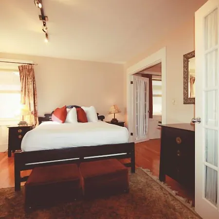 Spinnakers Gastro Brewpub & Guesthouses-2